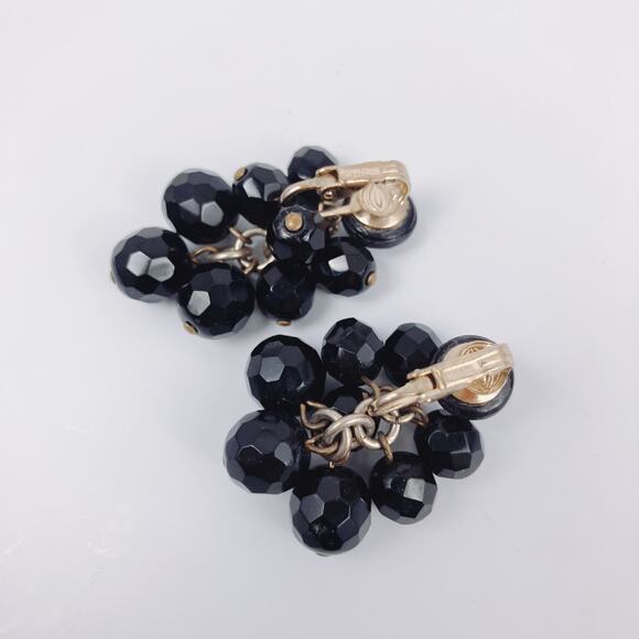 Vintage Faceted Black Beaded Cha Cha Clip-On Earrings, Mid-Century Retro - Picture 7 of 8